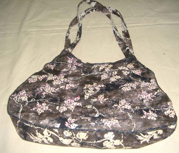 black-printed-handbag