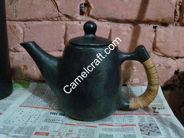 designer-black-kettle