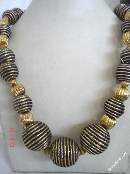 golden-black-balls